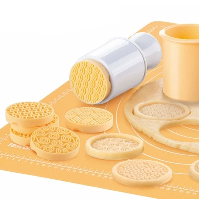 Non-Stick Cookie Stamp & Cutter (6 Styles Set)