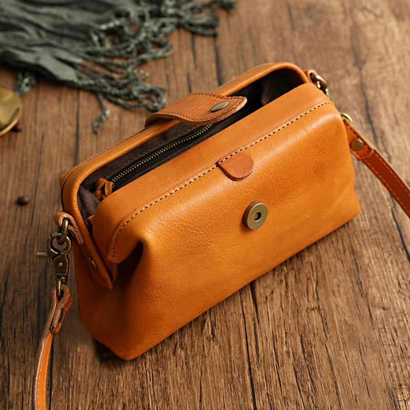 Premium leather Retro Handmade Bag